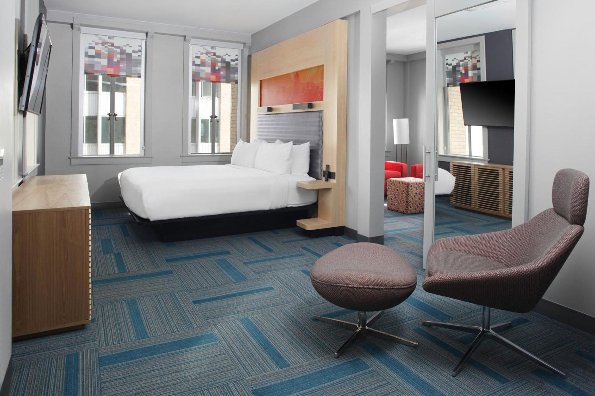 Aloft Downtown 3*